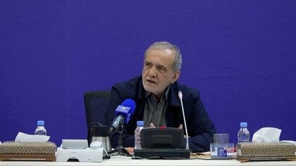 イラン大統領、アメリカとの覚書合意評価も「全ての選択肢に備える」とけん制