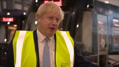 英ジョンソン首相側近ら相次いで辞任　