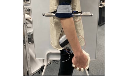 彼女を作るよりも簡単に“手つなぎデート”を体験？大学生が作ったロボットに熱意を感じる