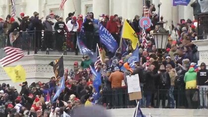 民主勝利の「ブルーウェーブ」　トランプ支持者は暴徒化･･･根深い分断の行方