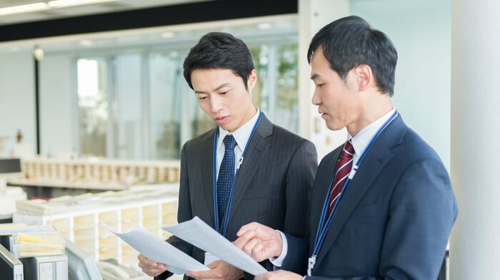 基本の報告、連絡、相談も大切(画像はイメージ)