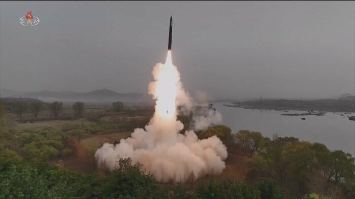 「火星18型」ICBM発射映像(朝鮮中央テレビ)