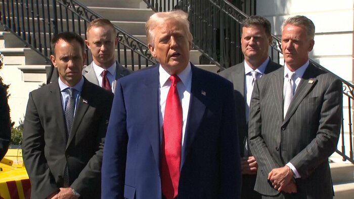 「債券市場はやっかいだ」などと述べたトランプ大統領(4月9日)