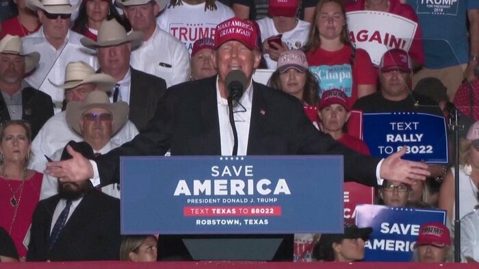 ロブスタウンで演説するトランプ氏(22日)