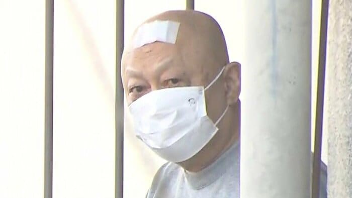 送検される渋谷博仁容疑者(74)(2月8日・東大和署)