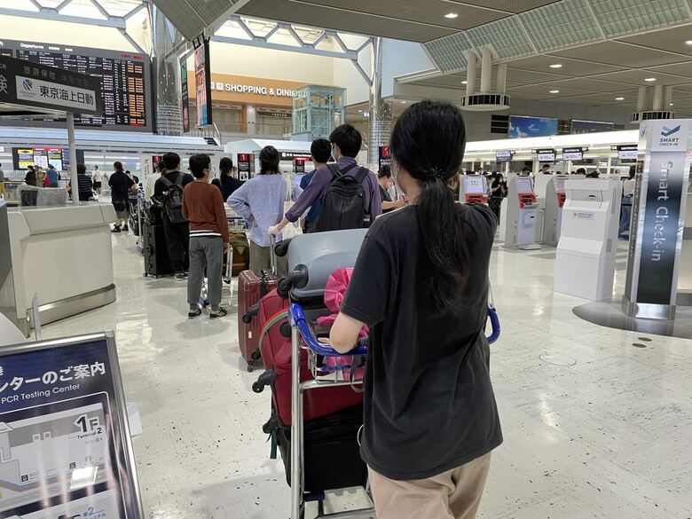 空港に中国人旅行者の姿戻る　隔離期間の短縮、検査手順…コロナ対応に見る中国の変化｜FNNプライムオンライン