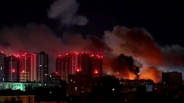 ロシア軍がキーウ攻撃再開　2人死亡・16人負傷　集合住宅や学校など被害　プーチン氏の3日間停止命令後初｜FNNプライムオンライン
