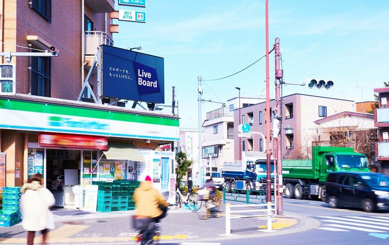 “シニア層”が集うビジョンはどこ? 全国のLIVE BOARD屋外ビジョンランキングTOP30を発表