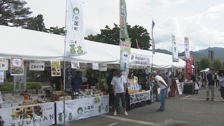 豪雨で被災した米坂線の復旧へ　特産品の販売などを通じ米坂線でつながる新潟・山形の絆を確認【新潟・関川村】　｜FNNプライムオンライン