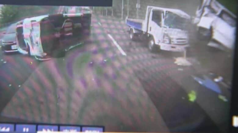 【複数の多重衝突発生】負傷者も数人…前方車両のドライブレコーダー映像入手「トラックがほかの車を巻き込む様子が記録」北海道札幌市の幹線道路『国道36号』＜帰宅ラッシュ直撃＞｜FNNプライムオンライン