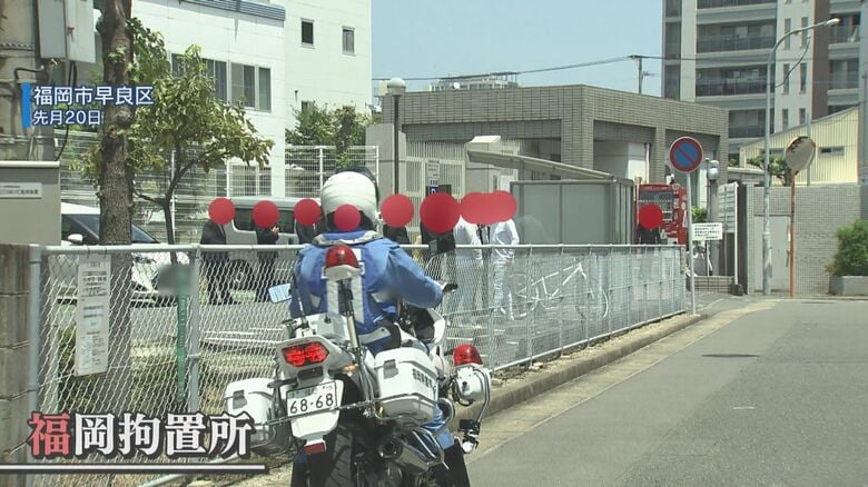 拘置所前には大勢の工藤会系組員らの姿があった