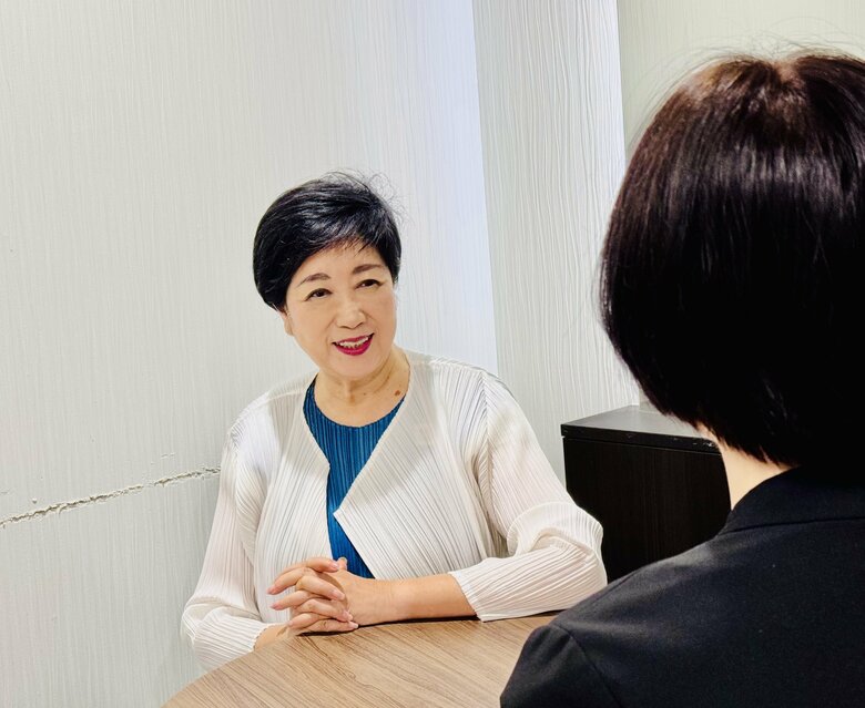 筆者の取材に答える小池百合子東京都知事