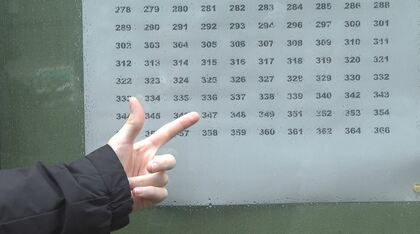 親への感謝「中学3年間、支えてくれてありがとう」約7600人が喜びの春　長野県内の公立高校で後期選抜試験の合格発表