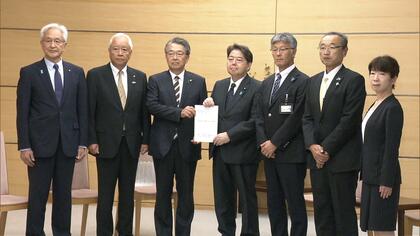 拉致問題「一刻も早い帰国と早期の全面解決を」林官房長官に新潟県の市町村長らが要望
