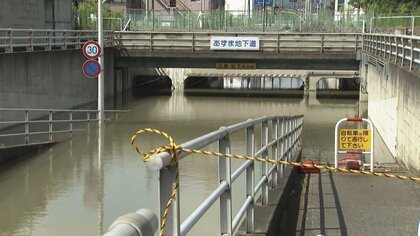 栃木・足利市内で冠水など被害　土砂崩れによる住宅倒壊現場では行方不明者の捜索続く