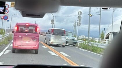 追い越し禁止なのに…対向車とあわや衝突 見通し悪いカーブを横滑りで走ってくるトラック 後を絶たない危険運転