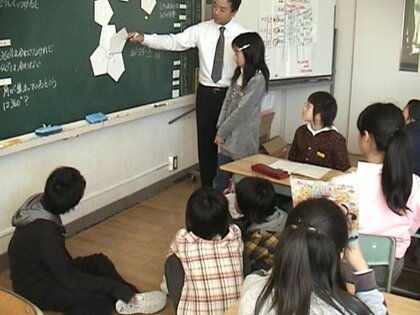 小中学校の少人数学級を全国に先駆け18年前に導入した山形県は「不登校」と「欠席率」が減少していた