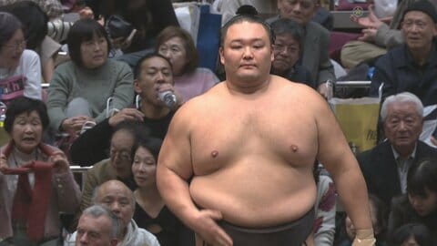 朝乃山が「通算400勝」の節目　竜電を寄り切り4連勝【大相撲初場所 4日目結果】