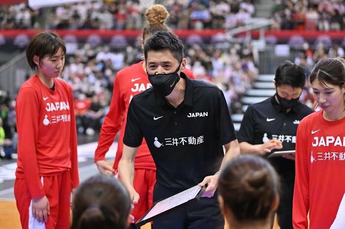 「COUNTER BASKETBALL」をテーマに掲げる恩塚亨HC(C)JBA