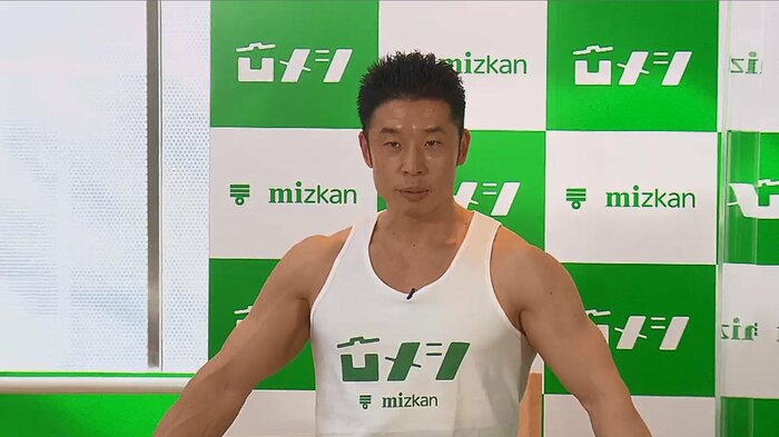 「年配の僕のこと知らない方もいる中、どーも!って出てきて10分間、ずっと筋肉見せて動かないというね…」