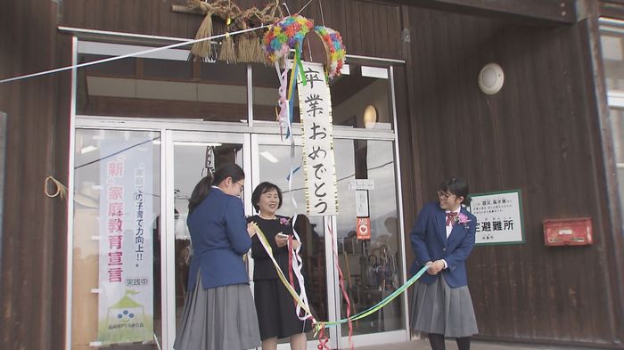 玄界灘に浮かぶ160人の島から15歳少女が旅立つ…コロナで遅れた高校進学【福岡発】