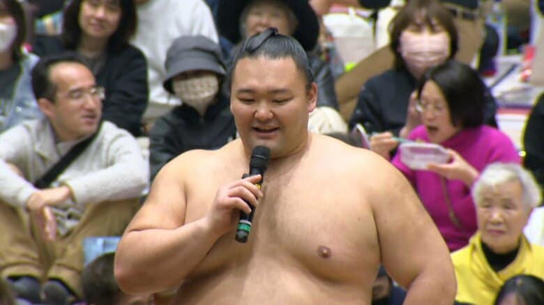 朝乃山、氷見巡業で約1年ぶり凱旋　「結婚はいつ？」の質問にも回答　満員御礼の中で雄姿見せる｜FNNプライムオンライン