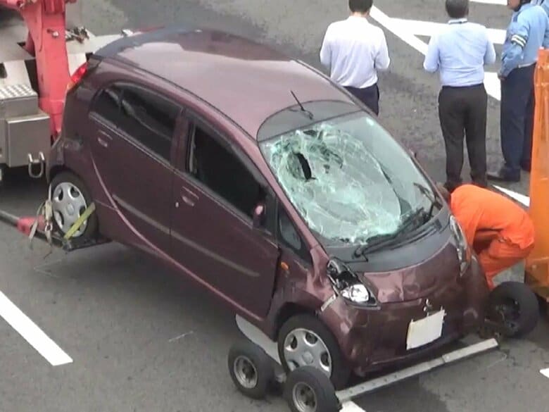 運転の高齢者は“認知症”か…名古屋駅近くの交差点で横断中の3人が車にはねられ女性が死亡 71歳男を現行犯逮捕｜FNNプライムオンライン