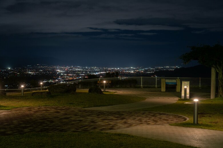 姨捨SA・上り（ドラマチックエリア姨捨 ）からの夜景