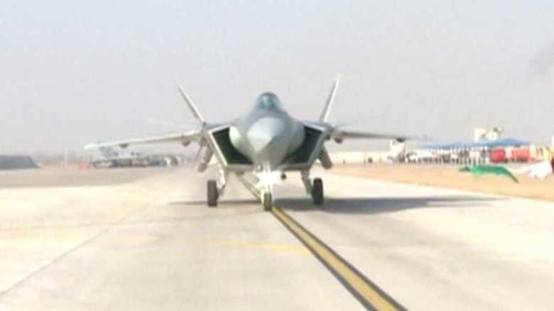 中国国産ステルス戦闘機J-20、実戦配備の思惑と影響