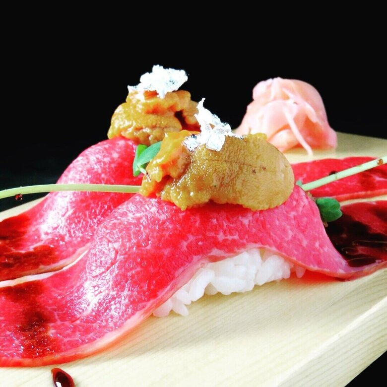 馬うにぎり（1貫850円・時期変動）