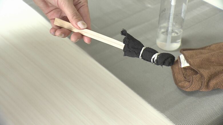 サッシの掃除には“割りばし”を
