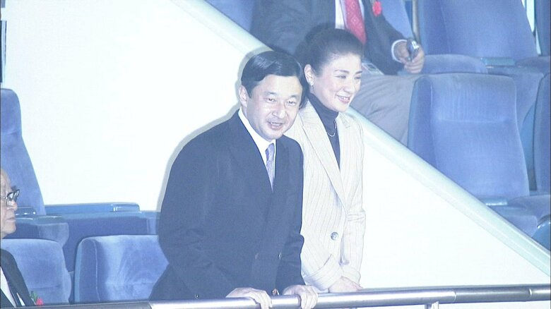 WBC日中戦を観戦される両陛下（2009年3月 東京ドーム）