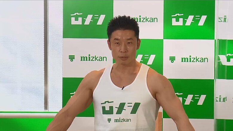 「年配の僕のこと知らない方もいる中、どーも！って出てきて10分間、ずっと筋肉見せて動かないというね…」