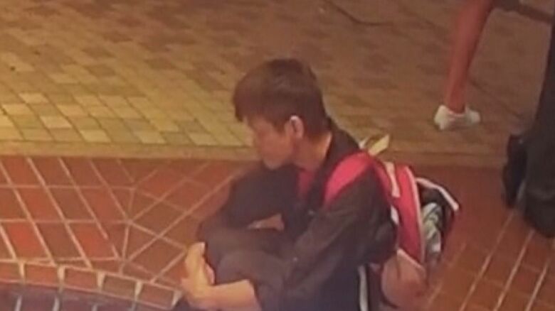 犯行後に防犯カメラに写る中村被告