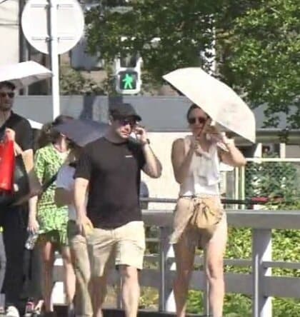 【速報】京都市と大阪市で最高気温30度　京都は今月8日目　大阪は5日目の真夏日　5月の最多タイ記録に並ぶ暑さ　熱中症への警戒が続く