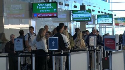 アメリカ政府閉鎖の長期化が影響…主要空港での運航最大1割減へ　欠勤や離職相次ぎ数万便の遅延発生