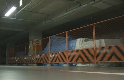 あまりにずさん…地下駐車場に「粗大ゴミ」？実は“2億2000万円”美術品の数々　大阪府の咲州庁舎内