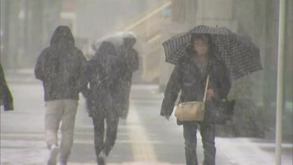 ≪12日の新潟県≫寒気の影響で荒れた空模様に  山沿いで積雪増加 平地では吹雪も 風雪・高波・落雷に注意