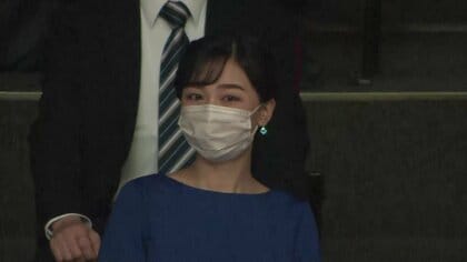 佳子さまがマスク姿で東京デフリンピック閉会式に出席　新型コロナ感染後の公務復帰　選手たちに手話で拍手送る