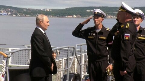 プーチン大統領が13年ぶりにサハリン訪問　日本海やオホーツク海で行われている軍事演習を視察