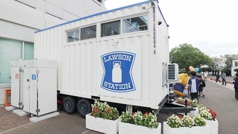 “動くコンビニ”災害時に活用へ　ローソンがトレーラーハウス型店舗