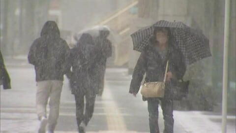 ≪12日の新潟県≫寒気の影響で荒れた空模様に  山沿いで積雪増加 平地では吹雪も 風雪・高波・落雷に注意