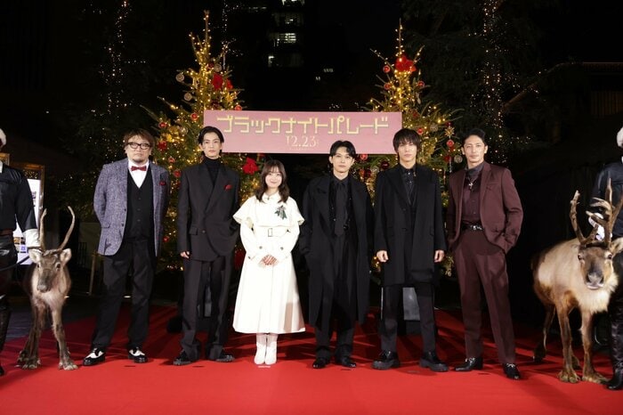 (左から)福田雄一監督、渡邊圭祐さん、橋本環奈さん、吉沢亮さん、中川大志さん、玉木宏さん