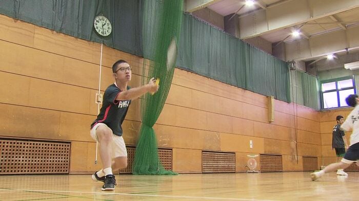 北海高校バドミントン部エースの森本悠生さん(18歳)