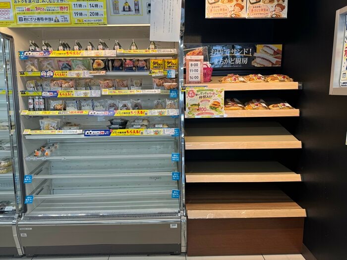 コンビニの食料品は若干不足していたが、困るようなことはなかった（7月31日）