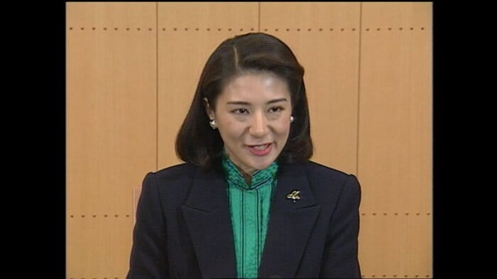 誕生日の記者会見に臨まれる雅子さま 1998年