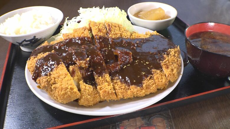 美味しく出せるギリギリを追求…老舗が作り続ける“日本一大きな味噌カツ” ボリュームと値ごろ感にアツい支持|FNNプライムオンライン