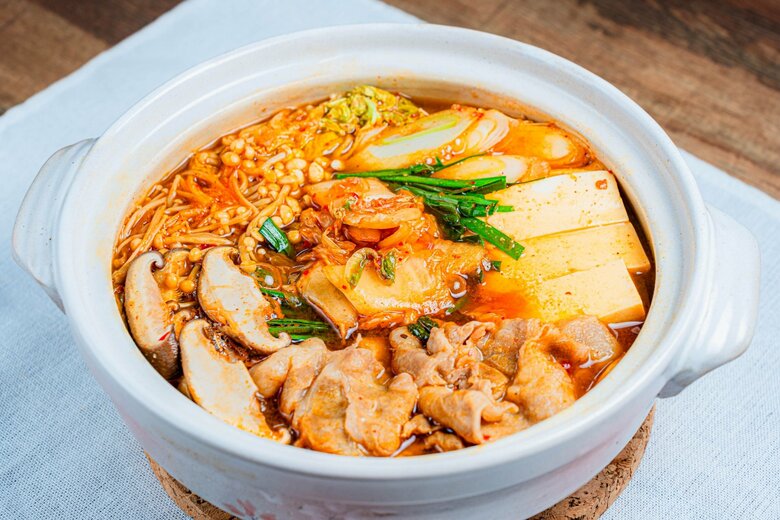 みんなが好きな「鍋つゆ」ランキングを発表!1位はエバラ食品『キムチ鍋の素』に決定!
