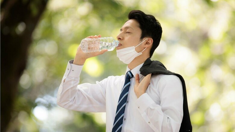 湿度上昇で“熱中症”に要注意。医師が早めの対策を促す「汗をかく体質作り」と「1日1.2リットル」のこまめな水分補給｜FNNプライムオンライン