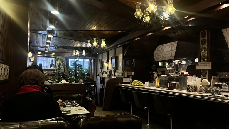 昭和を思わせる店内
